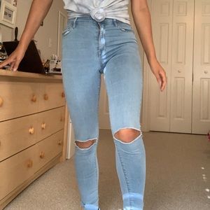 Bullhead high rise skinny jeans with knee rips